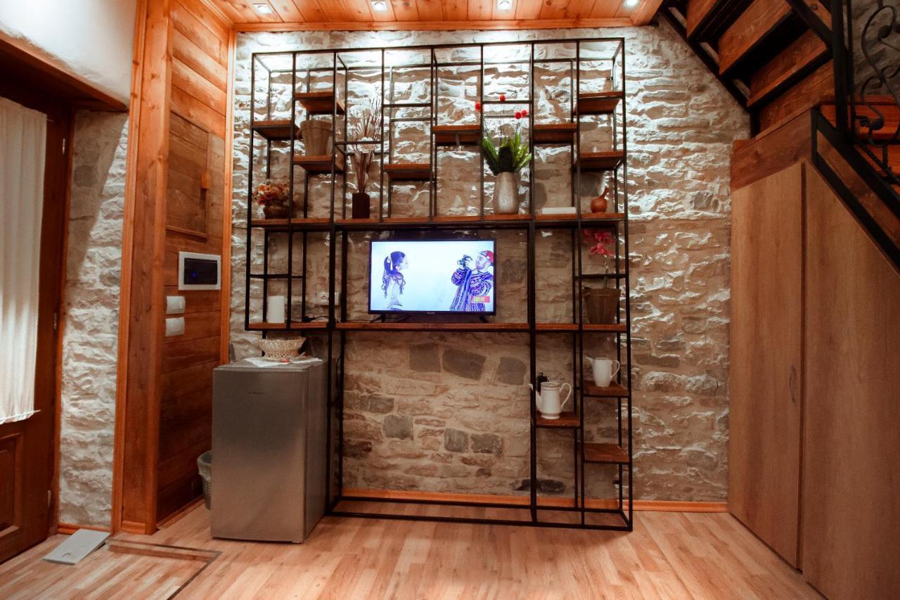 Duplex Apartment Viktoria Gjirokaster Luaran gambar