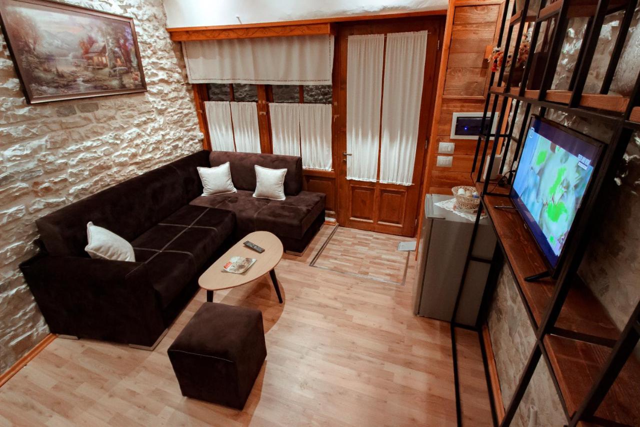 Duplex Apartment Viktoria Gjirokaster Luaran gambar